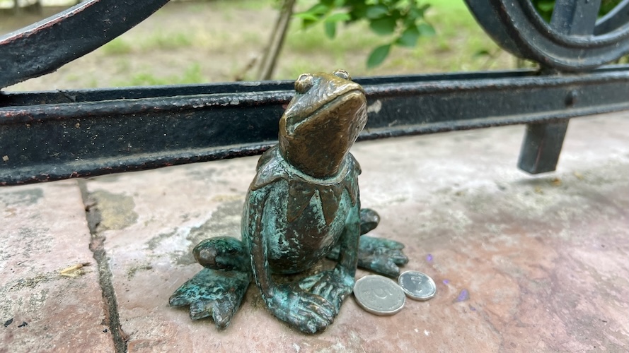 The Guerilla Sculptures of Budapest