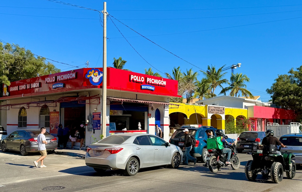 Along Avenida Leona Vicario, Cabo San Lucas