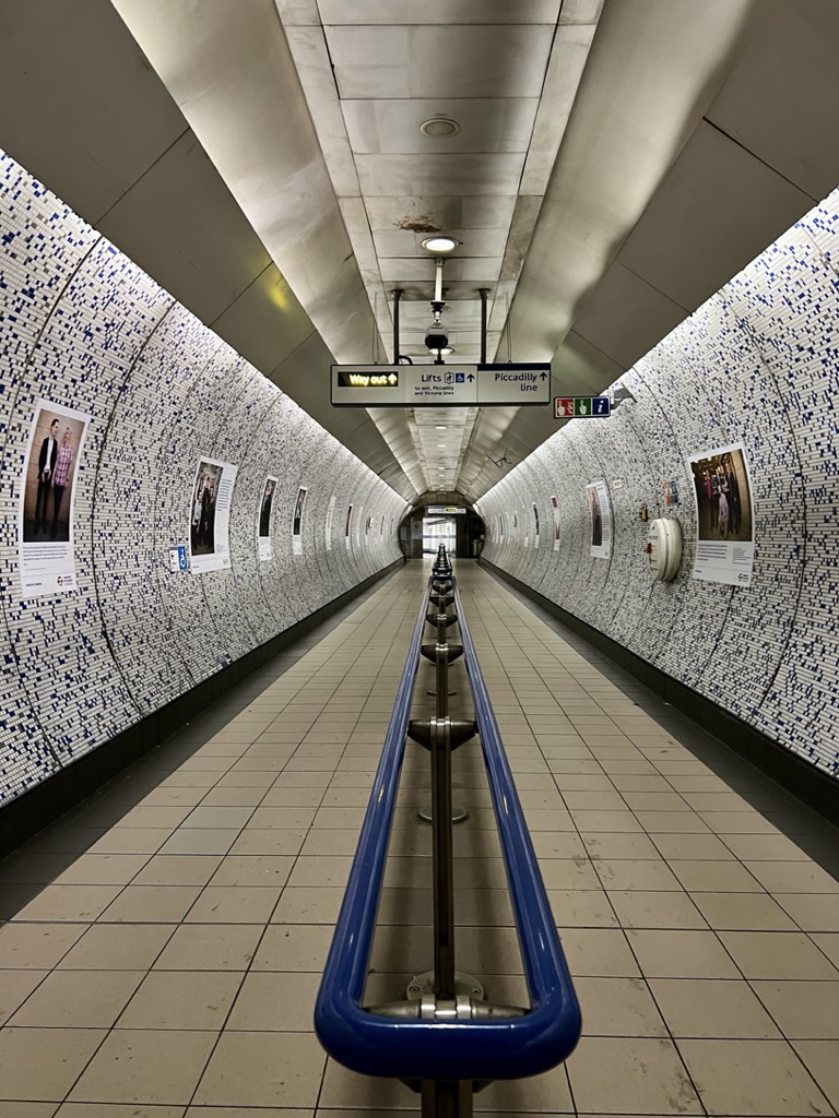 Underground passageway