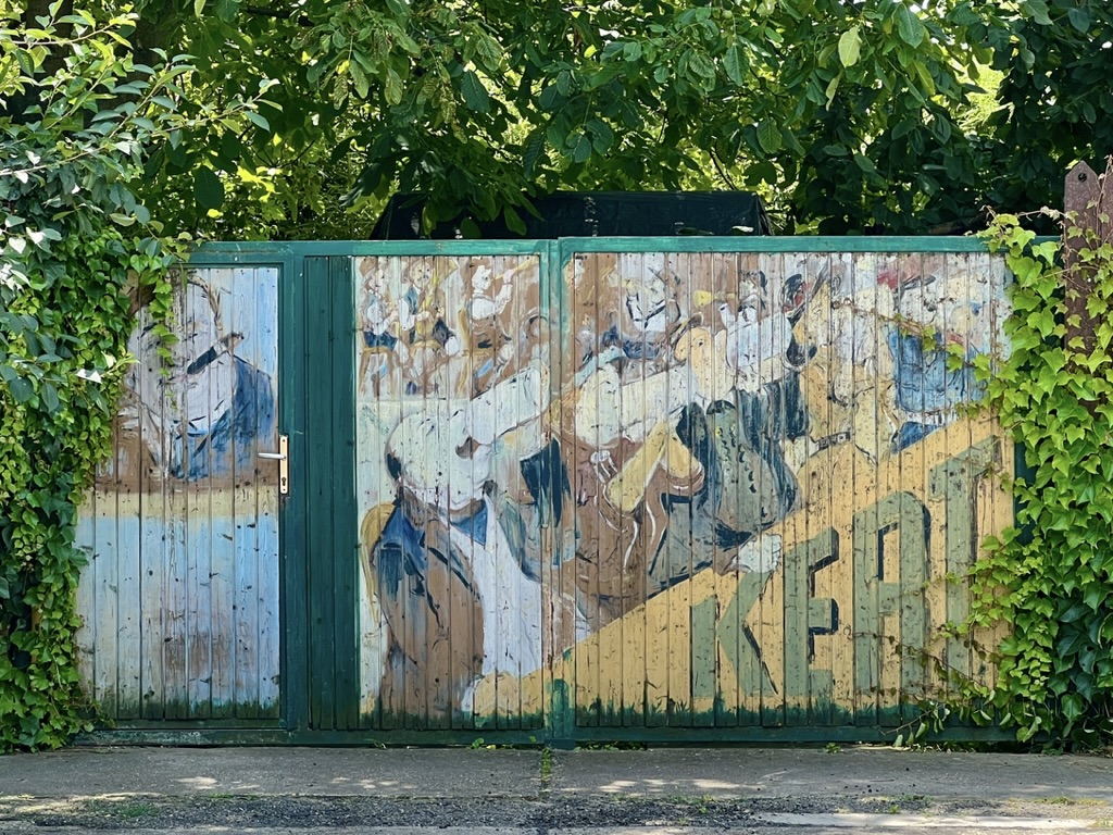 Neighborhood gate