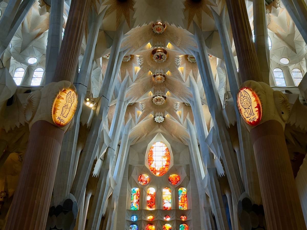 Inside the ‎⁨Basílica de la Sagrada Família⁩