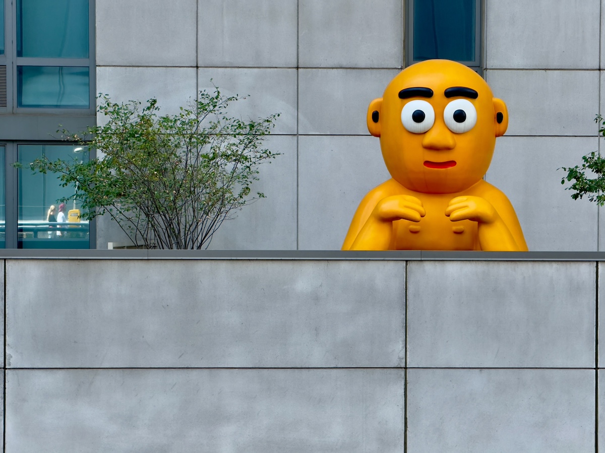 The Creature by Danny Cole overlooking the High Line