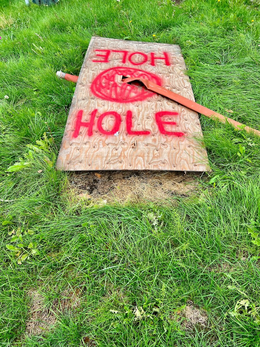 Hole