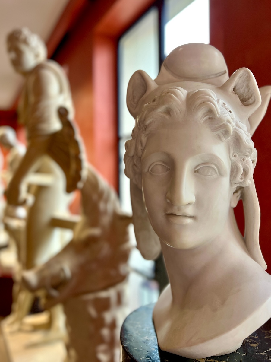 Perseus wearing the cap of Hades, David Roche Gallery