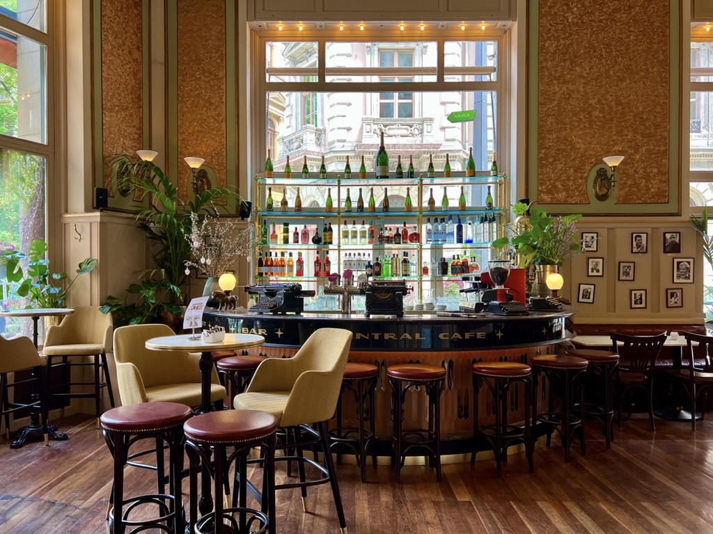 Café Central bar