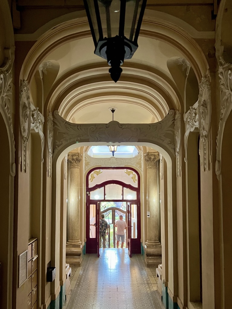 Entry hall at Március 15. tér 8.