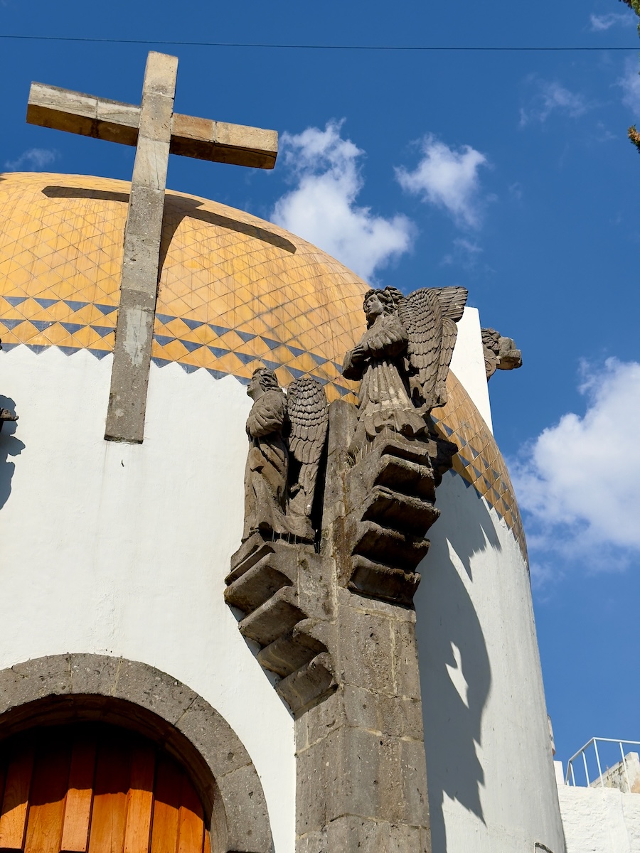 Angels on the Templo de San Francisco de Sales