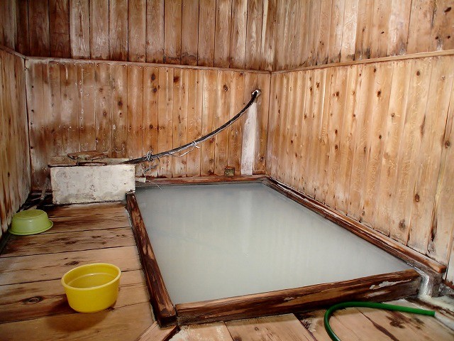2006/08/13　奥塩原新湯温泉　中の湯　お気に入りの共同浴場です。
