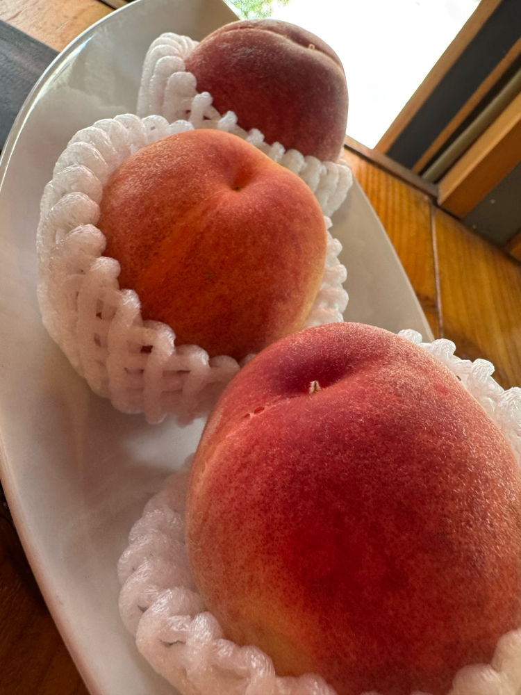 長田の桃も美味しい一皿に♪