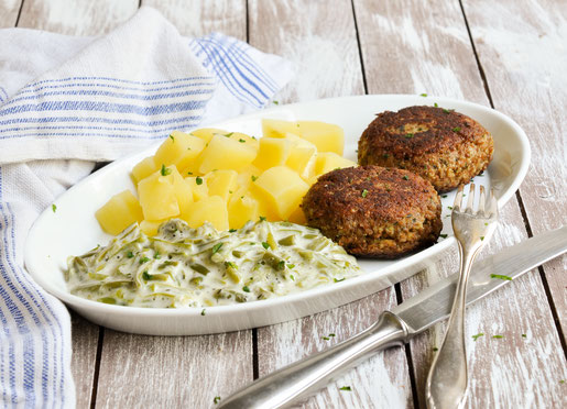 Schnibbelbohnen mit Kartoffeln und Frikadellen, vegetarisch, Klassiker von Oma, Mittagessen, Thermomix