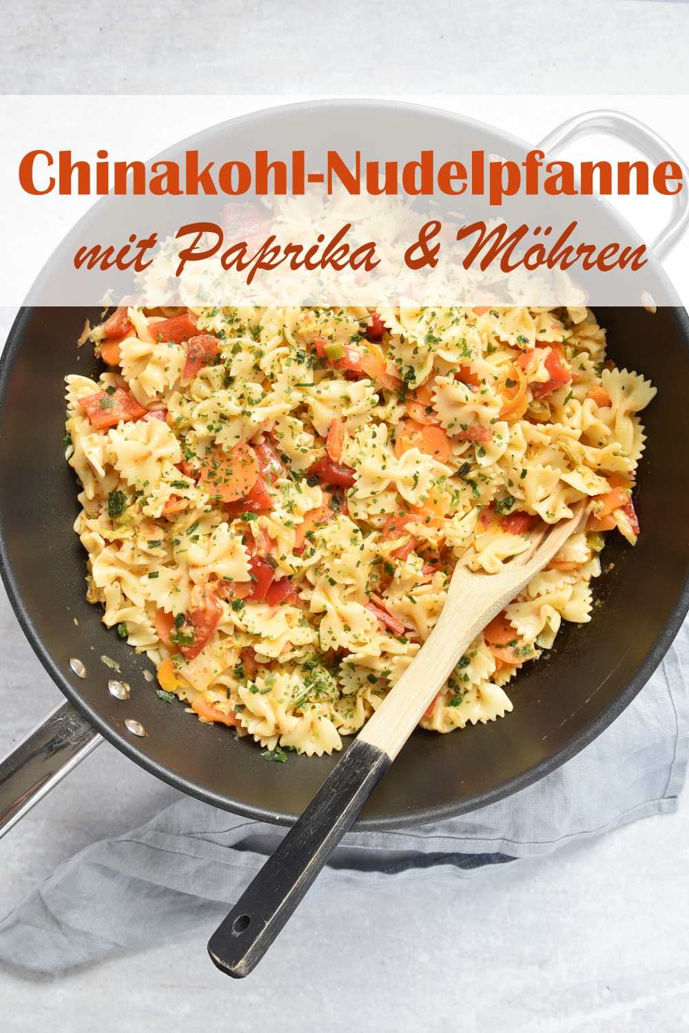 Chinakohl-Nudelpfanne. Mit Paprika &amp; Möhren. - mix dich glücklich ...