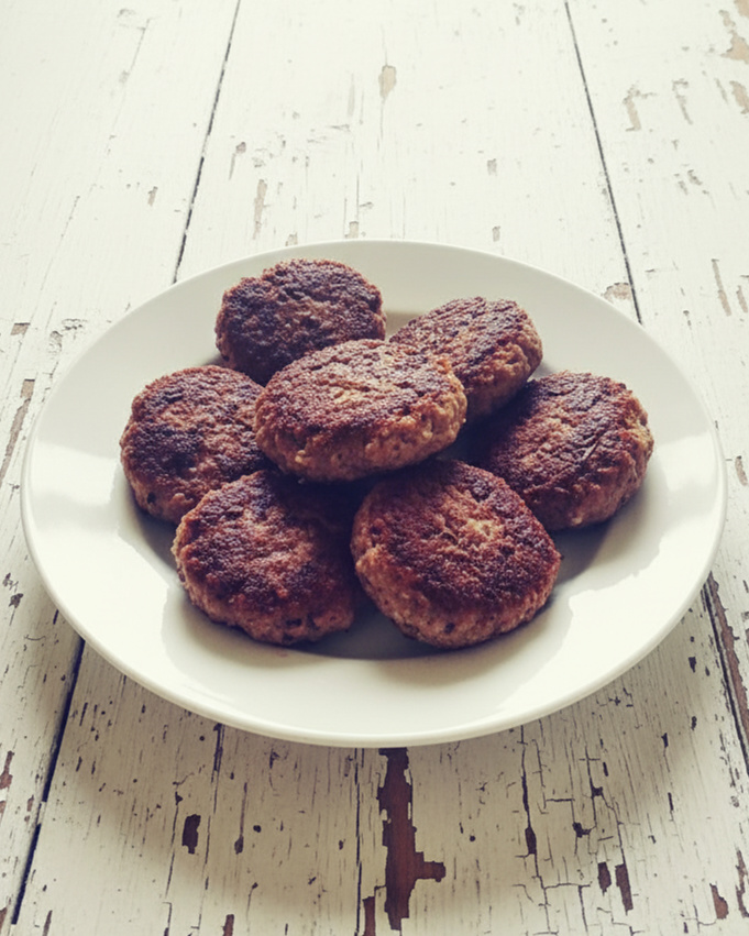 vegane frikadellen, bohnen burger, frikadelle aus kidneybohnen, bulette vegan, knastpraline vegan, frikadelle vegan, fleischklößchen vegan, frikadelle ohne fleisch, frikadelle thermomix, thermomix vegan burger, thermomix vegan bulette