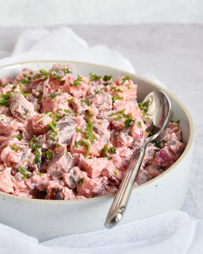 Roter Kartoffelsalat mit Apfel und Rote Bete und einem Schmand Dressing aus dem Thermomix
