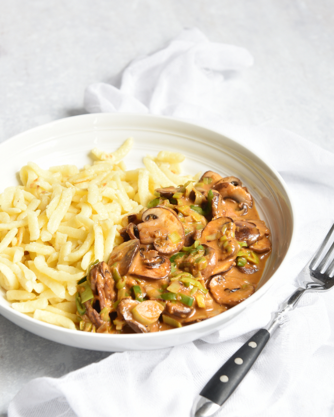 Lauch-Pilz-Gulasch mit Spätzle wahlweise Nudeln, Kartoffeln, Schupfnudeln oder Gnocchi, Soße aus dem Thermomix, vegetarisch vegan möglich