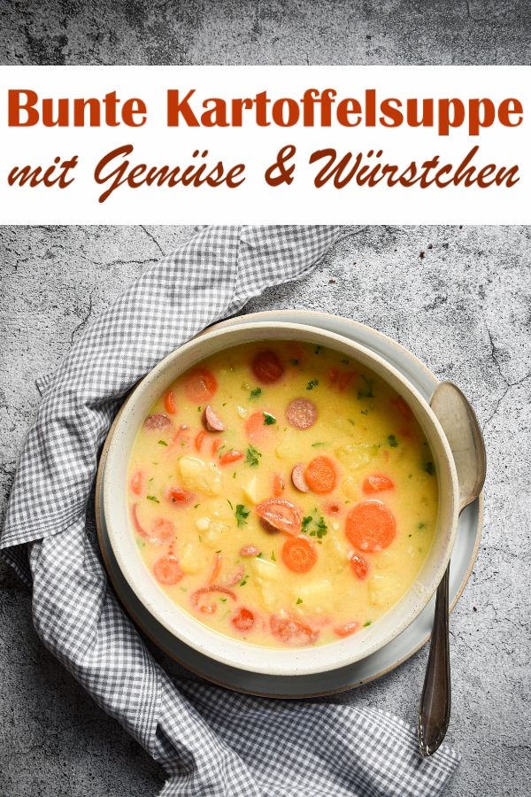 Bunte Kartoffelsuppe mit Möhren und Tomaten, gekocht in Kokosmilch, dazu noch würzige Mini-Salami (z.B. vegetarisch oder vegan), alternativ Räuchertofu, Thermomix