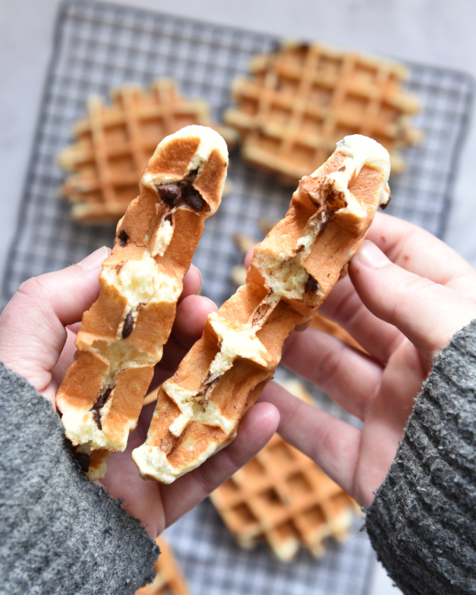 Chocolate Chip Waffeln, Waffeln mit Schokotropfen, Teig mit Quark, einfach und lecker, auf Vorrat, Thermomix