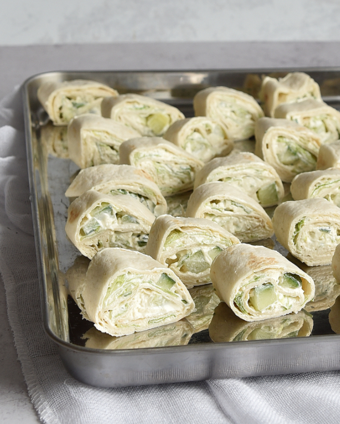 Caesar Salad Röllchen als Fingerfood für das Buffet