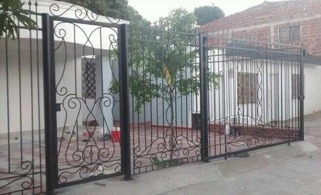 Forjadores Herreros y Fundidores de México Galería de Trabajos "REJAS" PROTECCIONES PERIMETRALES bloque A