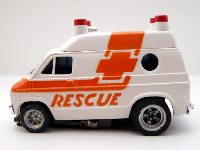 AURORA AFX Dodge Van Rescue weiß / orange #1937