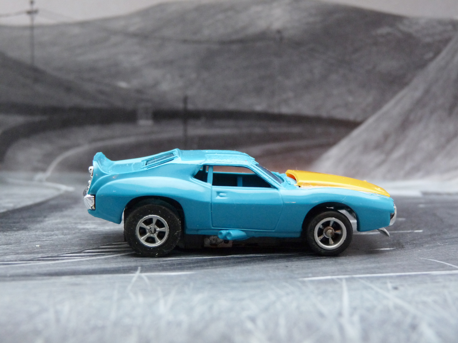 AURORA AFX Javelin Trans AM blau/gelbe Haube