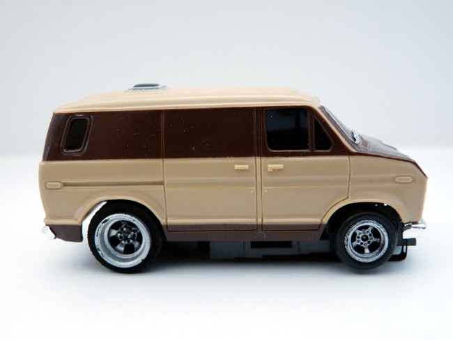 AURORA AFX Ford Street Van beige / braun #1943