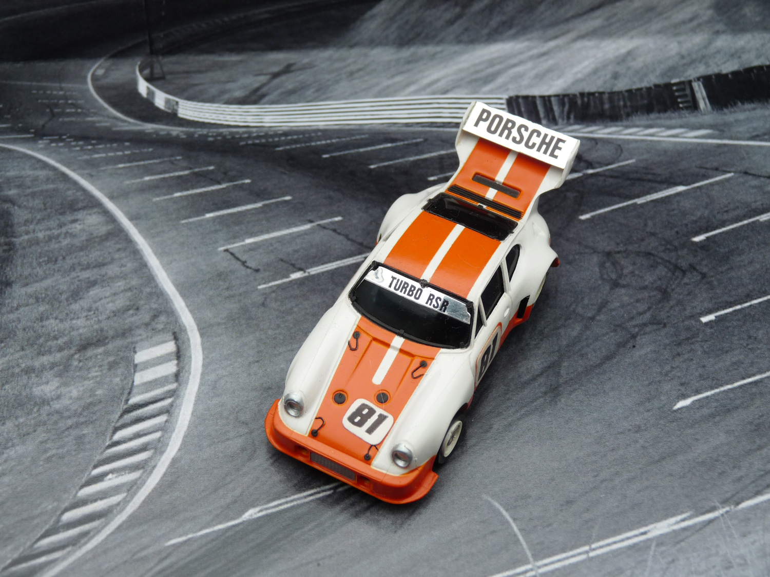 AURORA AFX Porsche 934 RSR weiß  / orange #81