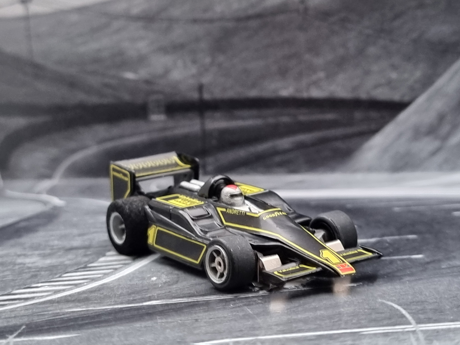 AURORA AFX G-Plus Lotus '79 Mario Andretti #1