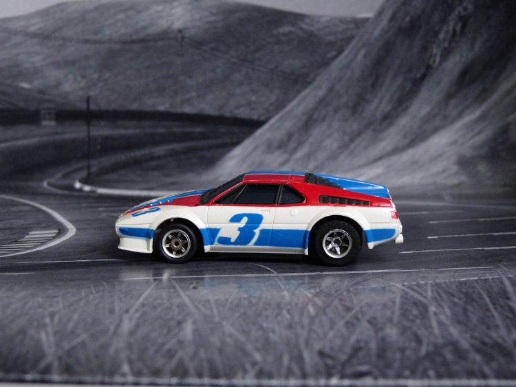 AURORA AFX BMW M1 weiß/blau/rot #3