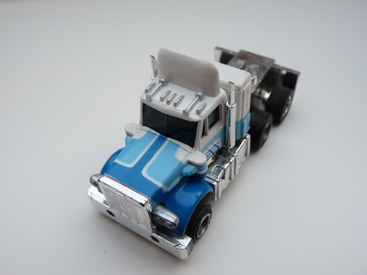 AURORA AFX Peterbilt Truck weiß/blau/hellblau