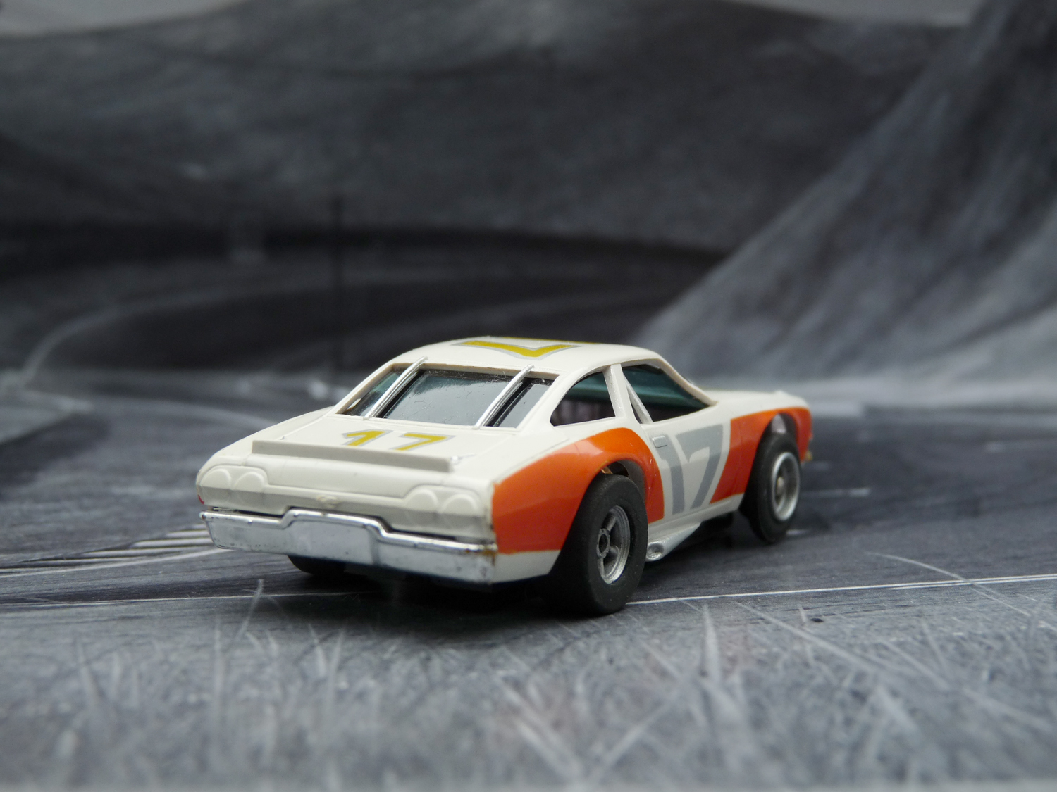 AURORA AFX Chevelle Stocker weiß-orange-silber mit Licht #17