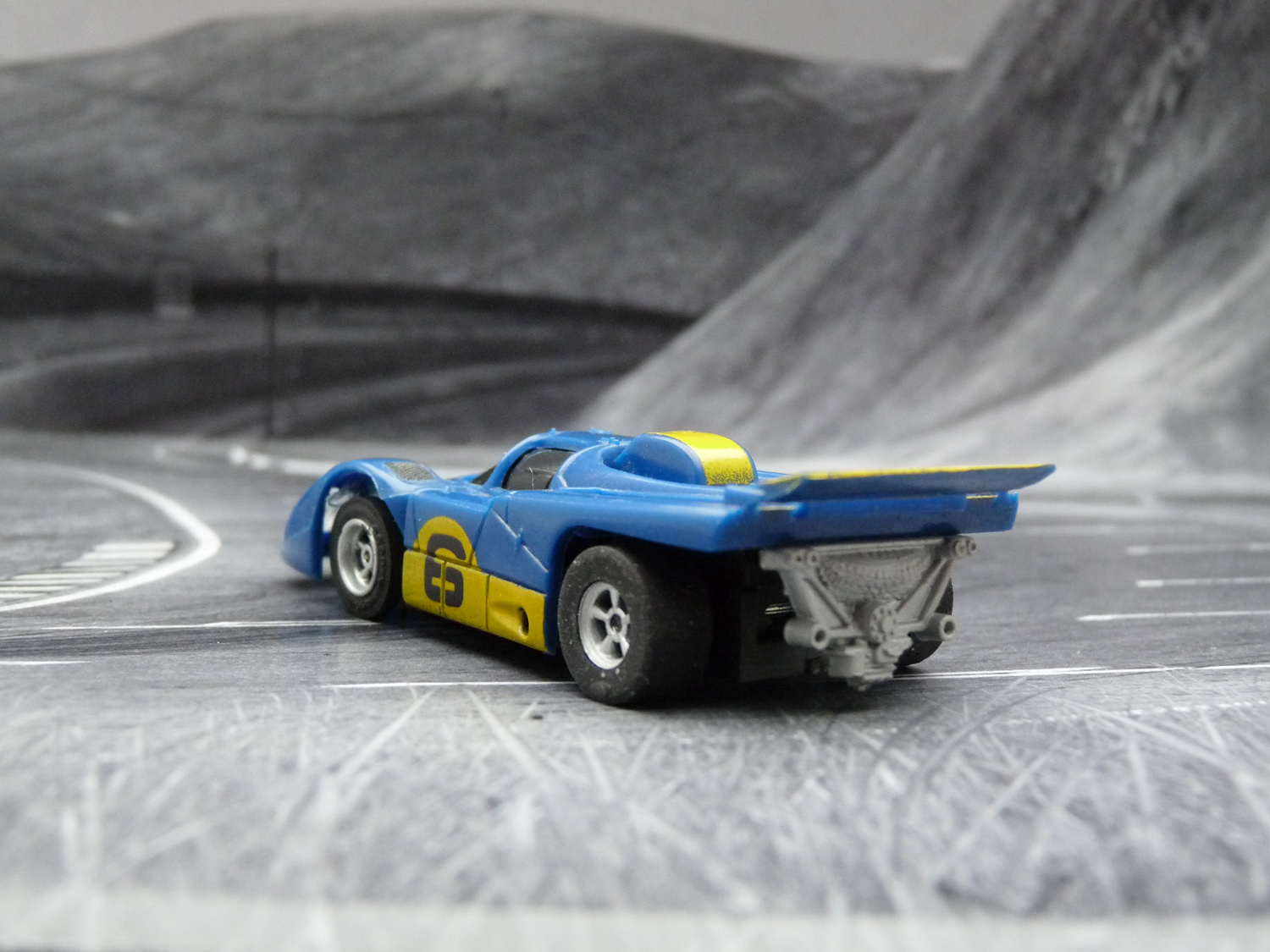 AURORA AFX Ferrari 512M dunkelblau/gelb #6