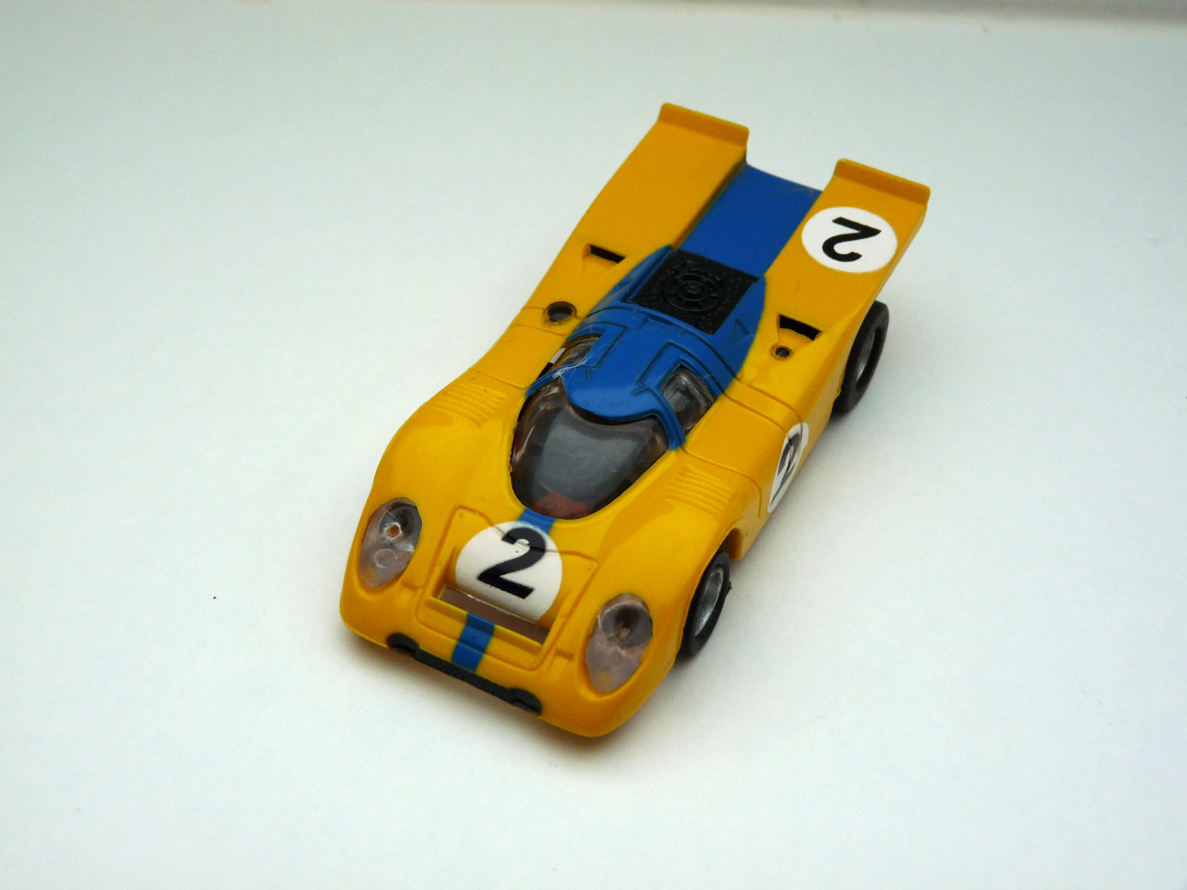 AURORA AFX Porsche 917k gelb/blau #2 -klare Scheibe