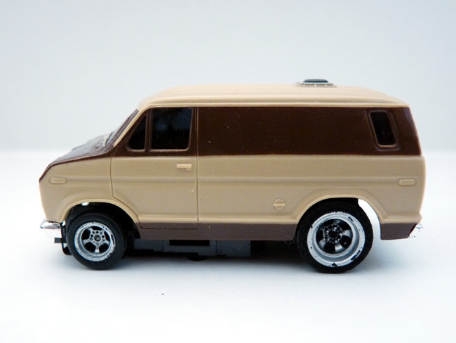 AURORA AFX Ford Street Van beige / braun #1943