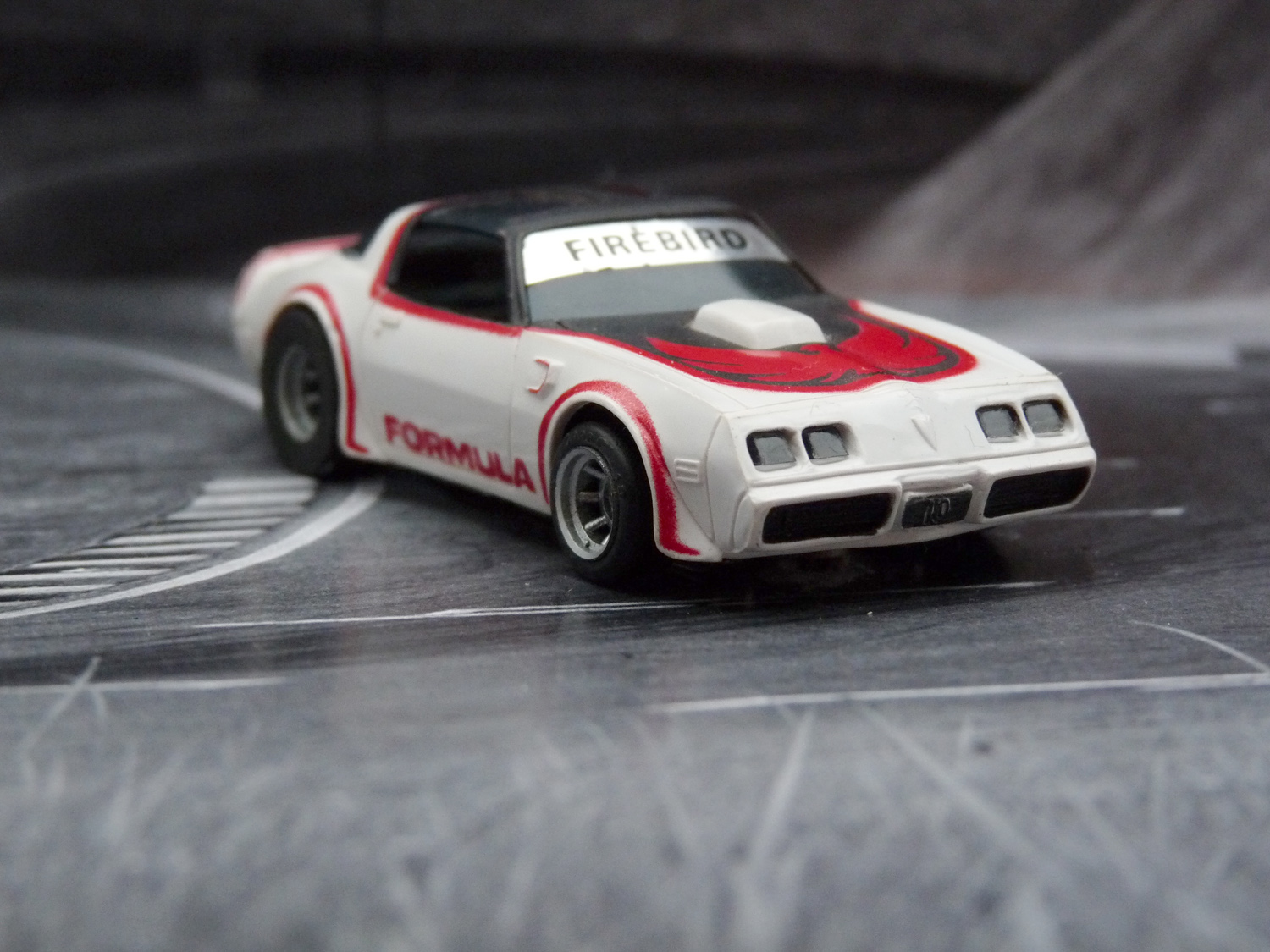 AURORA AFX Firebird weiß/rot