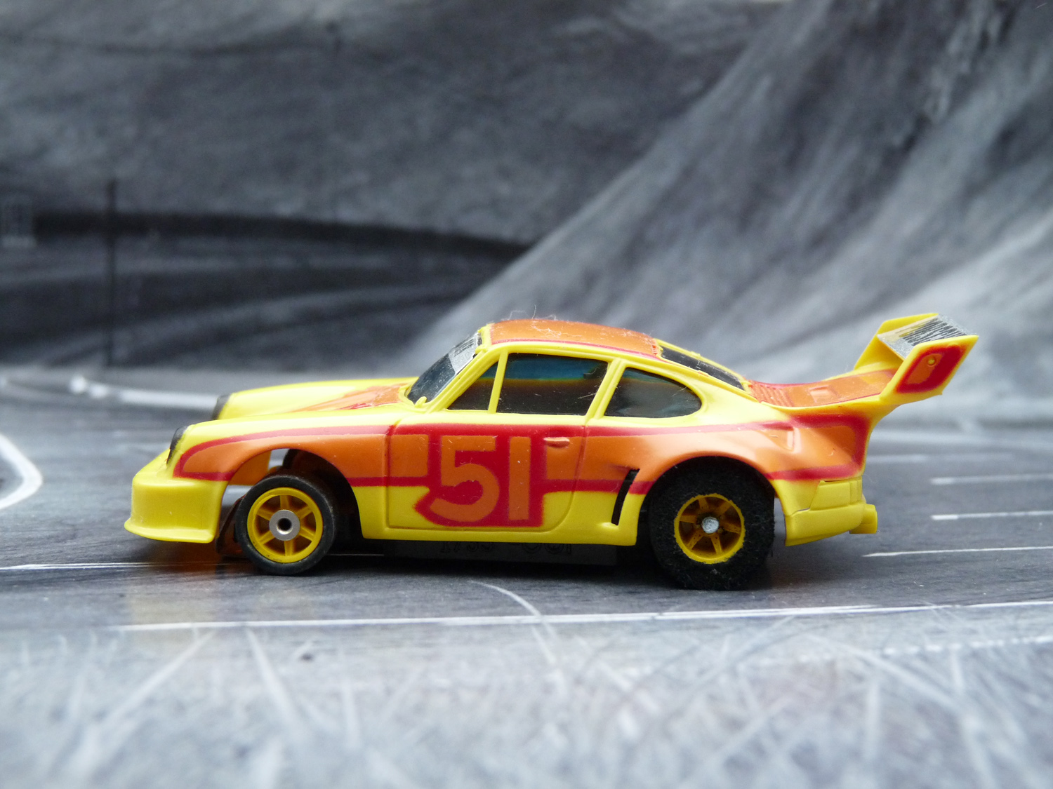 AURORA AFX Porsche 934 gelb/orange #51