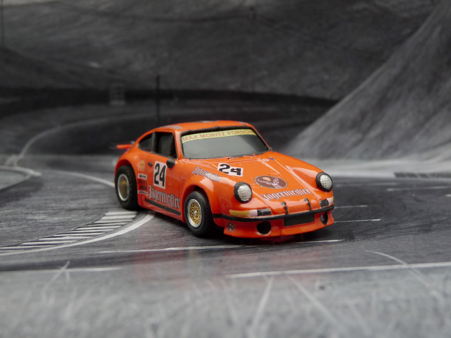 AURORA AFX Porsche 934 RSR Team Jägermeister #24