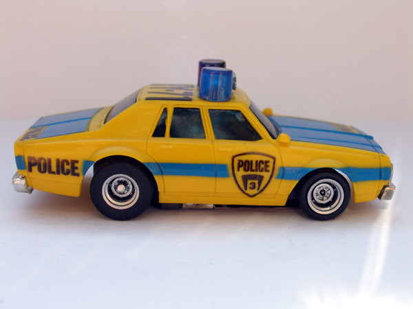 AURORA AFX Chevy Police gelb/blau
