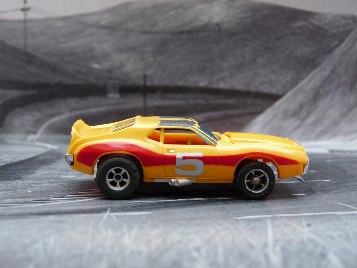 AURORA AFX Javelin Trans AM senf/rot #5