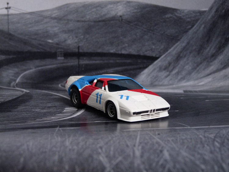 AURORA AFX BMW M1 weiß/blau/rot #11