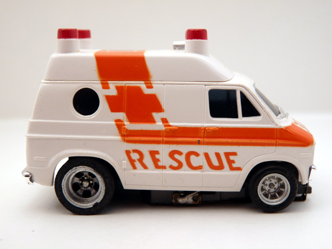 AURORA AFX Dodge Van Rescue weiß / orange #1937