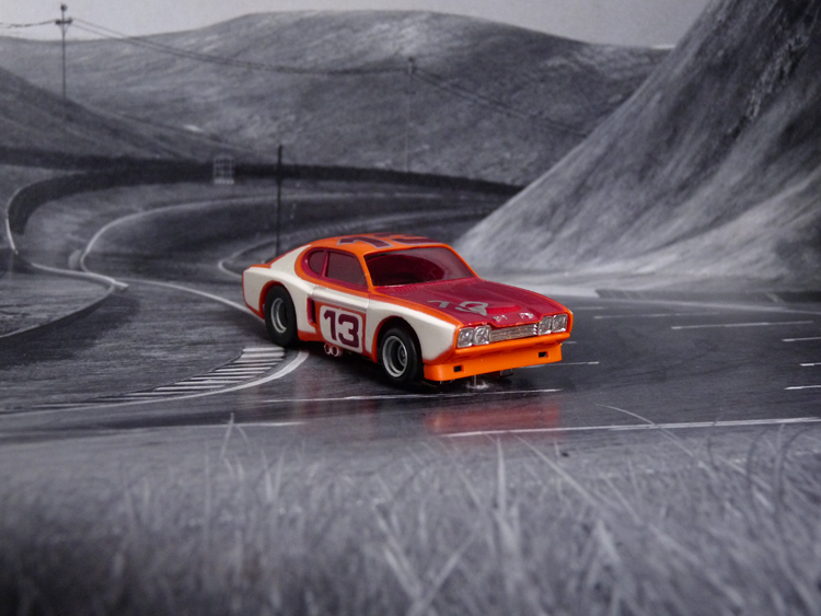 AURORA AFX Ford Capri orange/rot/weiß #13 European-Version