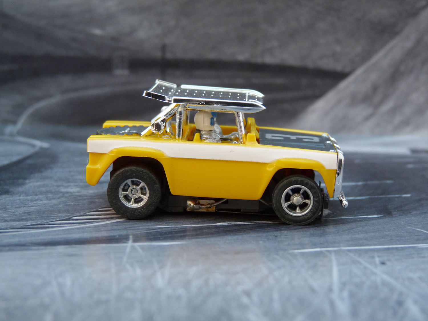 AURORA AFX Ford Baja Bronco