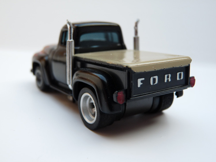 AURORA AFX '56 Ford Pick Up Truck schwarz/rot-gelbe Flammen