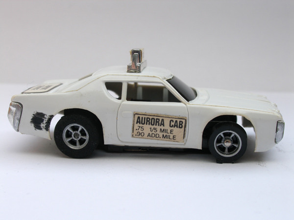 AURORA AFX Matador Taxi weiß