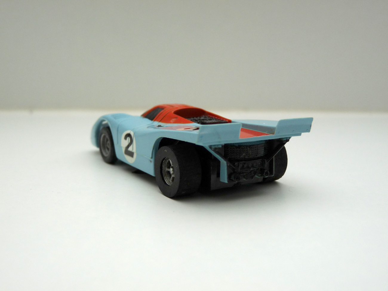 AURORA AFX Porsche 917 hellblau/orange "Gulf" #2 - schwarze Scheibe