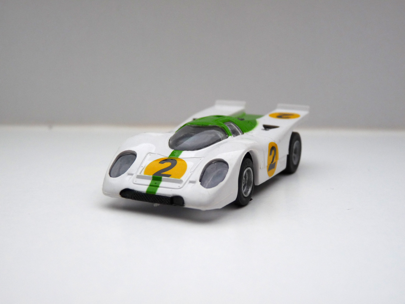 AURORA ARX Porsche 917k weiß/grün #2 klare Scheibe - offene Haube