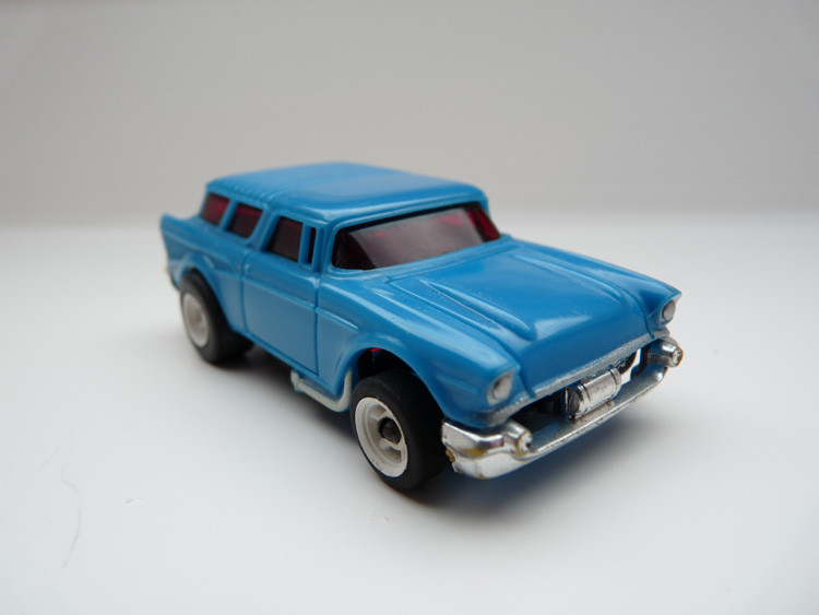 AURORA AFX '57 Chevy Nomad blau/weiße side pipes