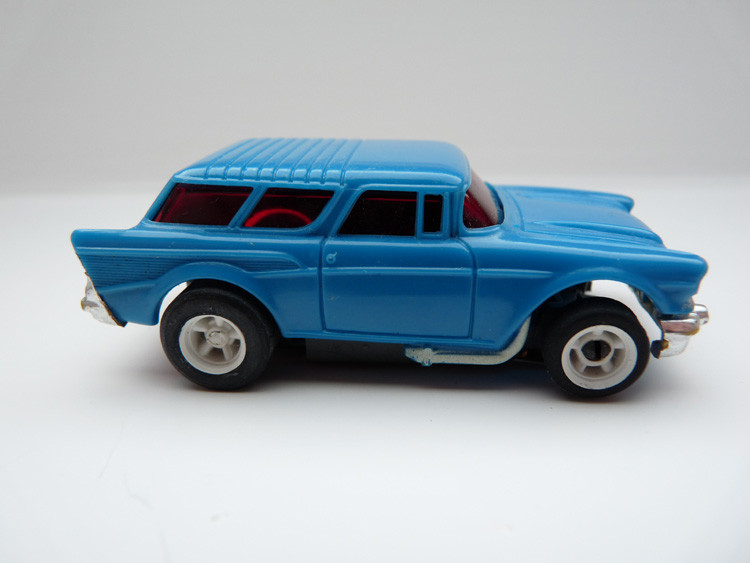 AURORA AFX '57 Chevy Nomad blau/weiße side pipes