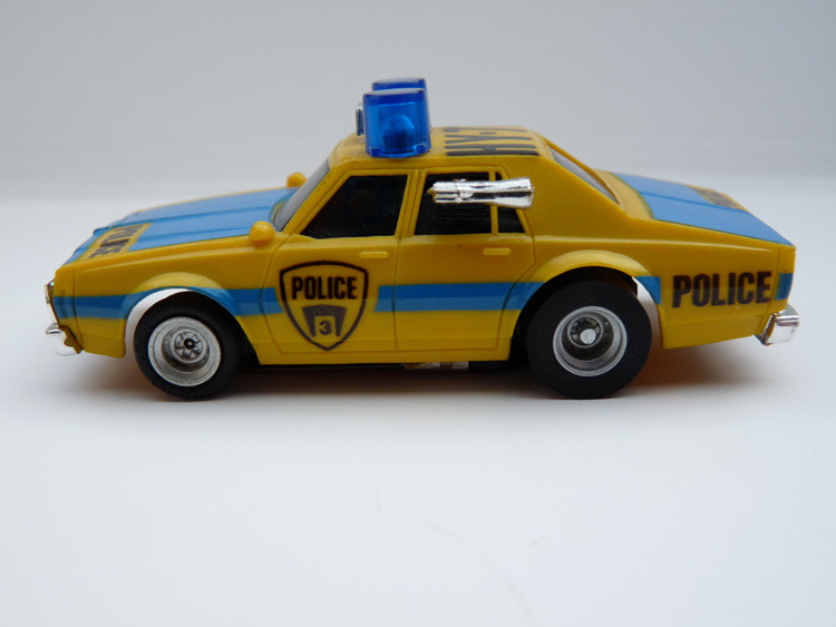 AURORA AFX Police Car HY-71 gelb/blau Variante 3 
