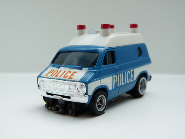 AURORA AFX Dodge Van Police weiß / blau #1946